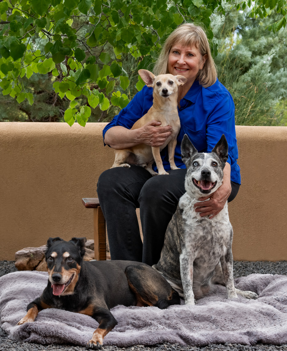 family-portrait-dogs-woman